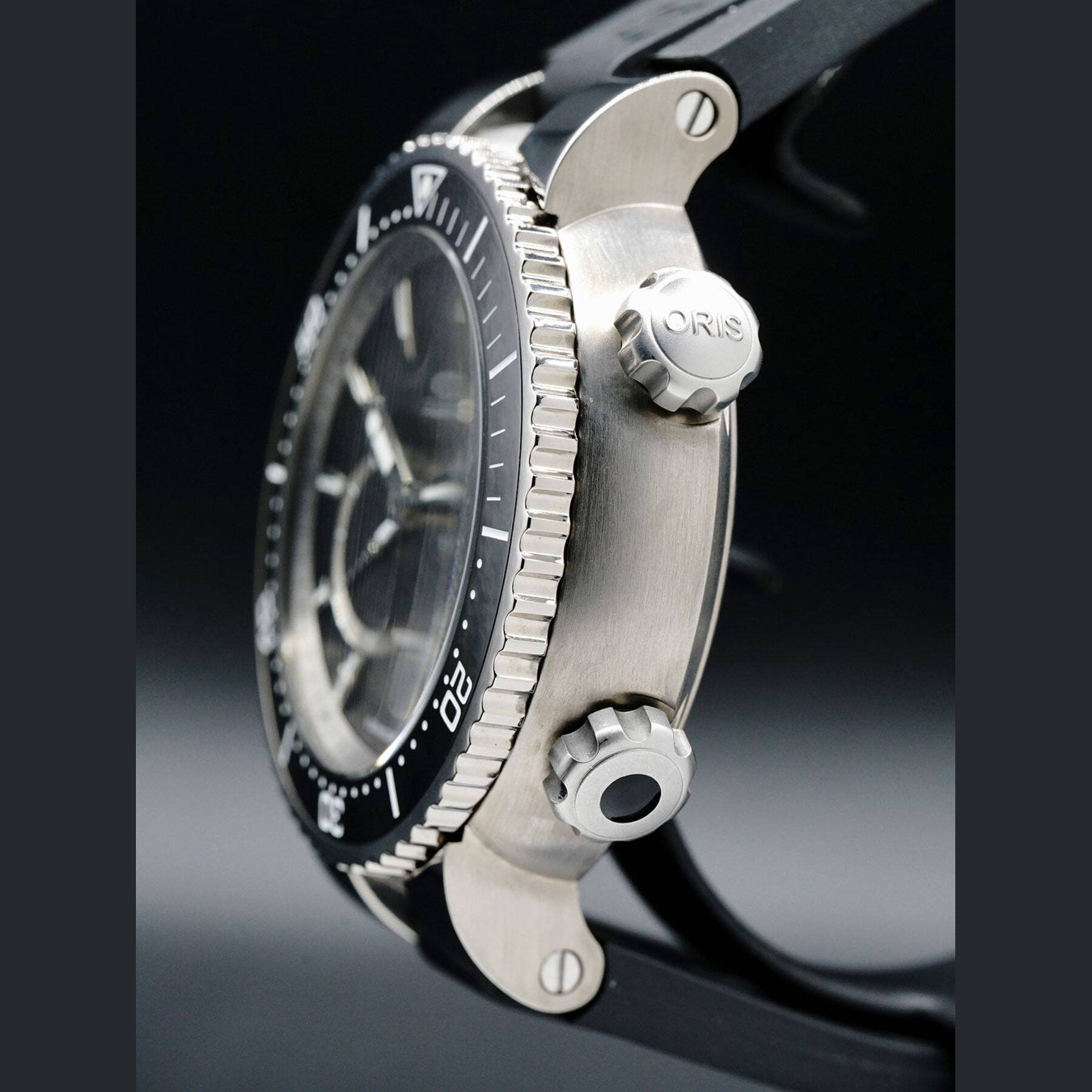 Oris Divers Titan "C" Small Second 01 743 7638 7454-07 4 24 34TE13