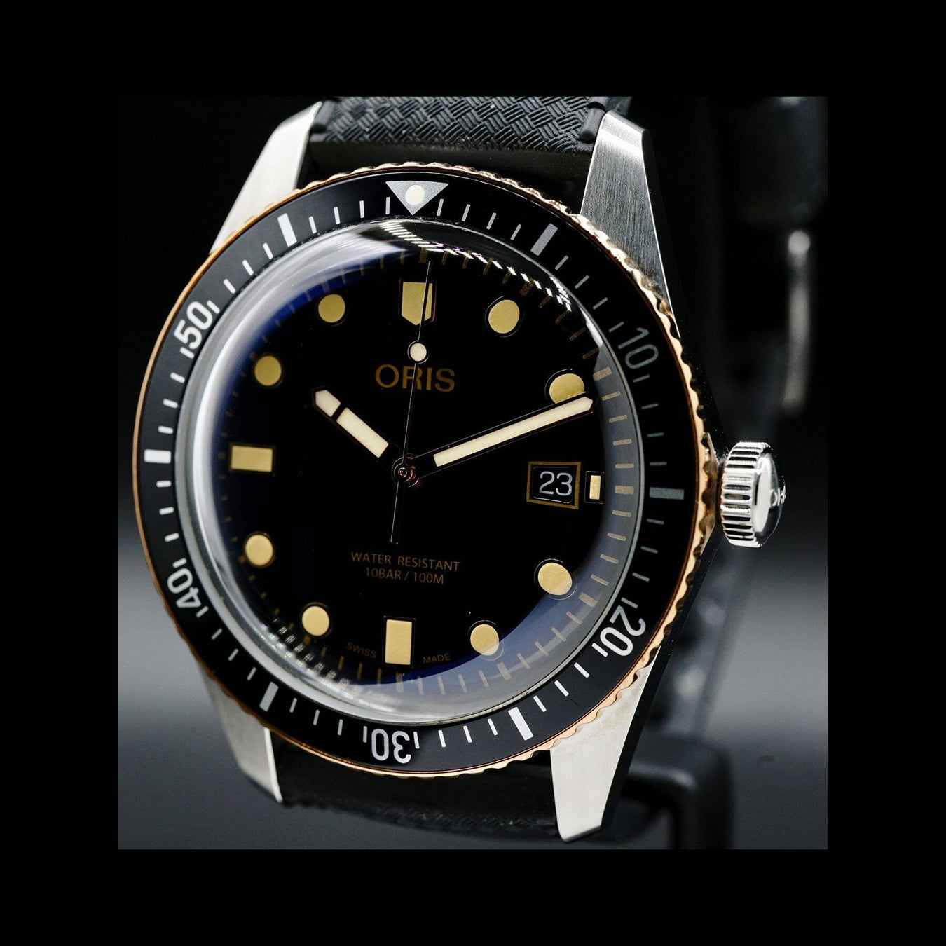 Oris Divers Sixty-Five Black Dial on Rubber Strap 01 733 7720 4354