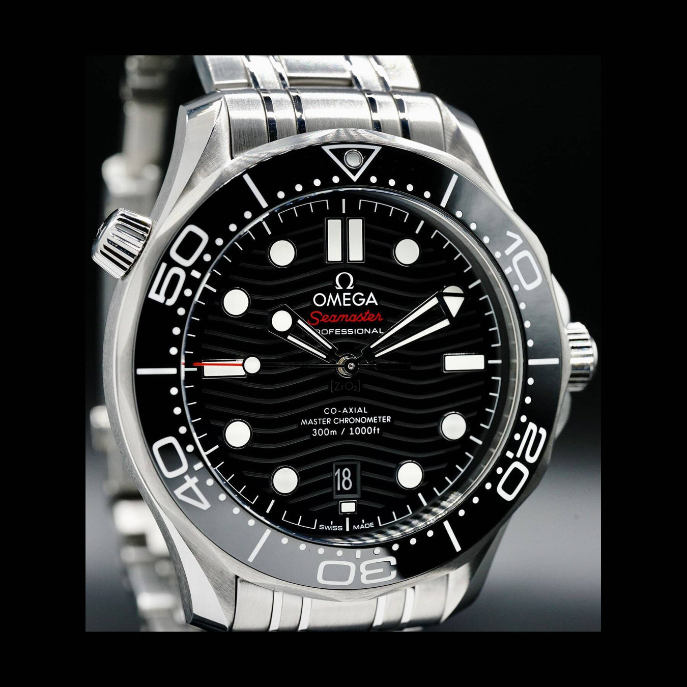 Omega Seamaster Diver 300M Co-Axial Master Chronometer Black Dial on Bracelet 210.30.42.20.01.001