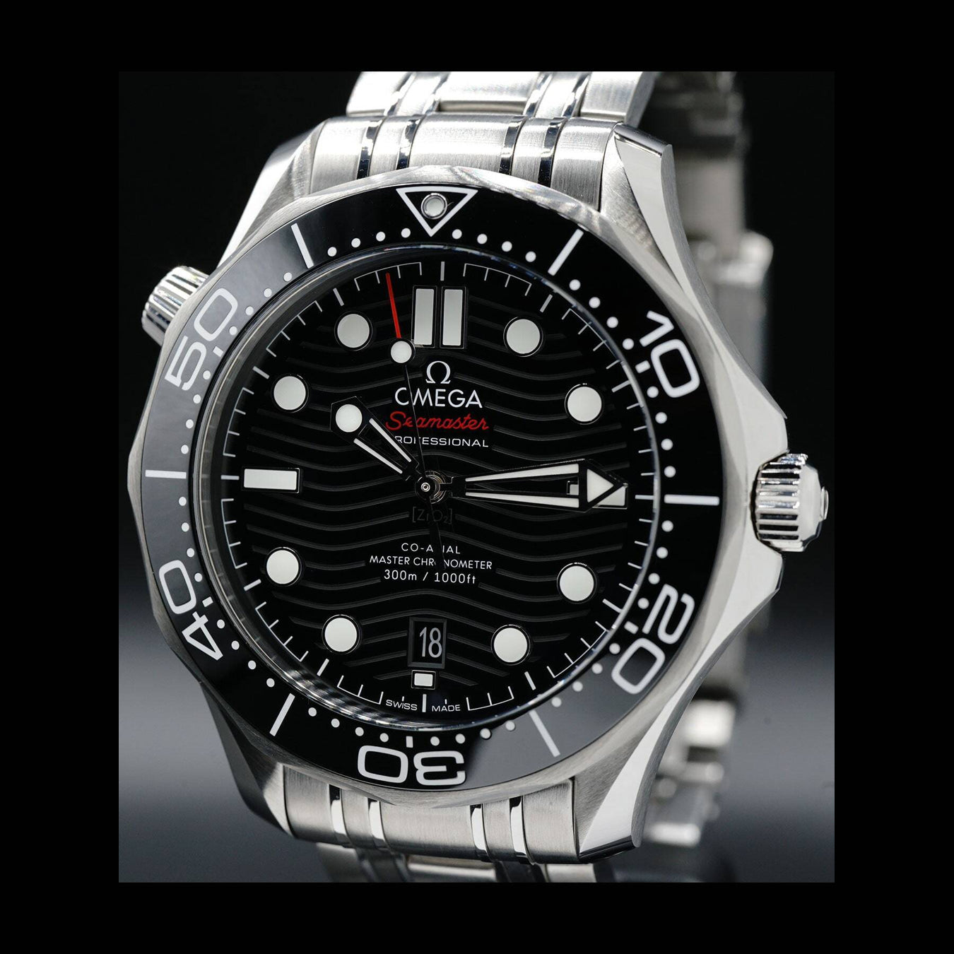 Omega Seamaster Diver 300M Co-Axial Master Chronometer Black Dial on Bracelet 210.30.42.20.01.001