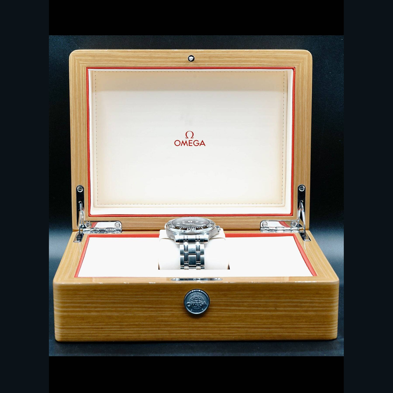 Omega Seamaster Diver 300M Co-Axial Master Chronometer Black Dial on Bracelet 210.30.42.20.01.001