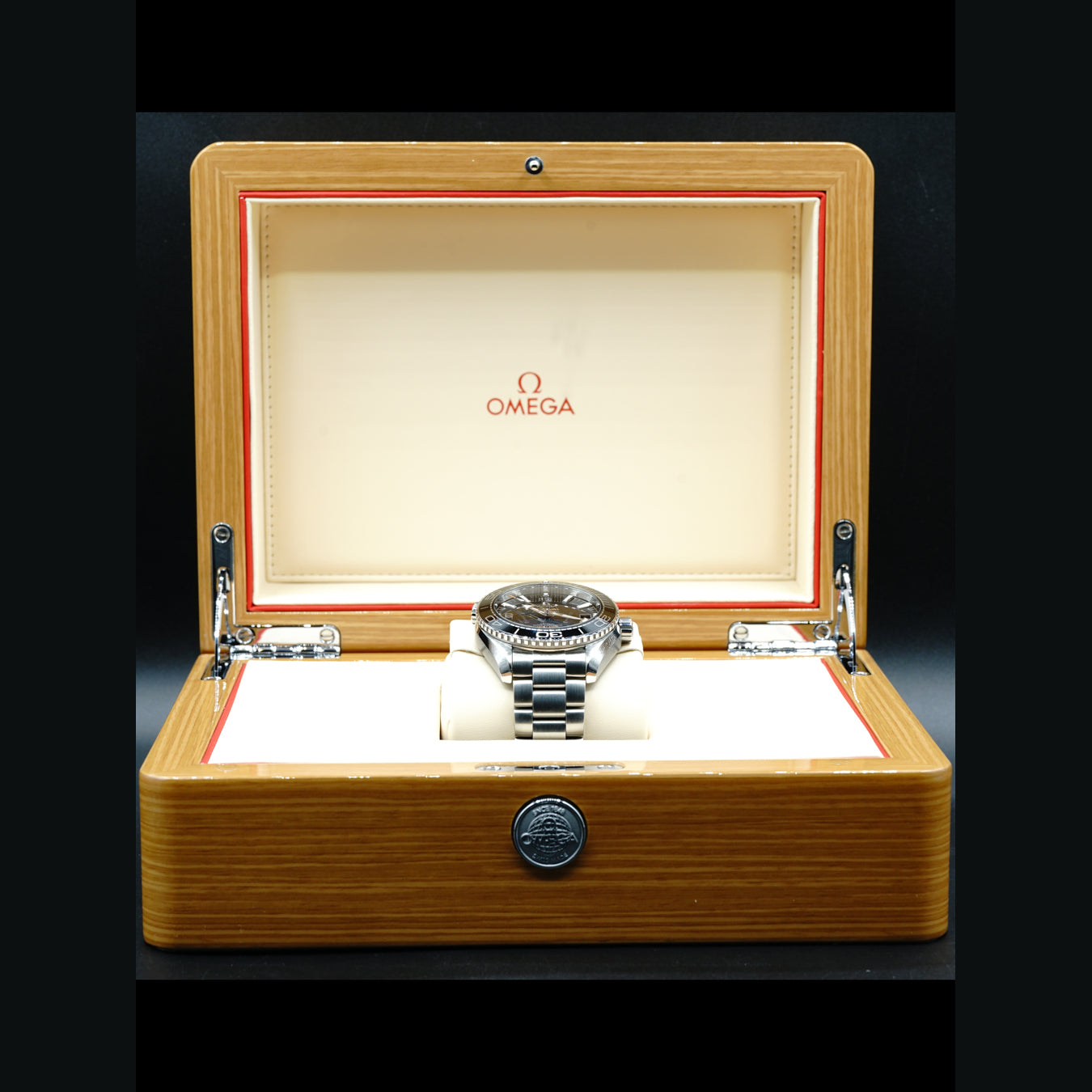 Omega Seamaster Planet Ocean 600M 215.30.44.21.01.001