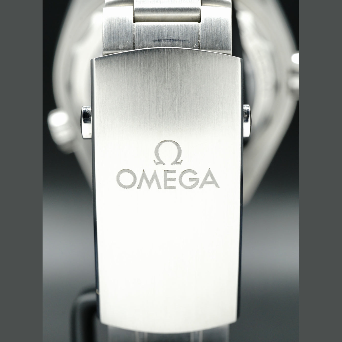 Omega Seamaster Planet Ocean 600M 215.30.44.21.01.001