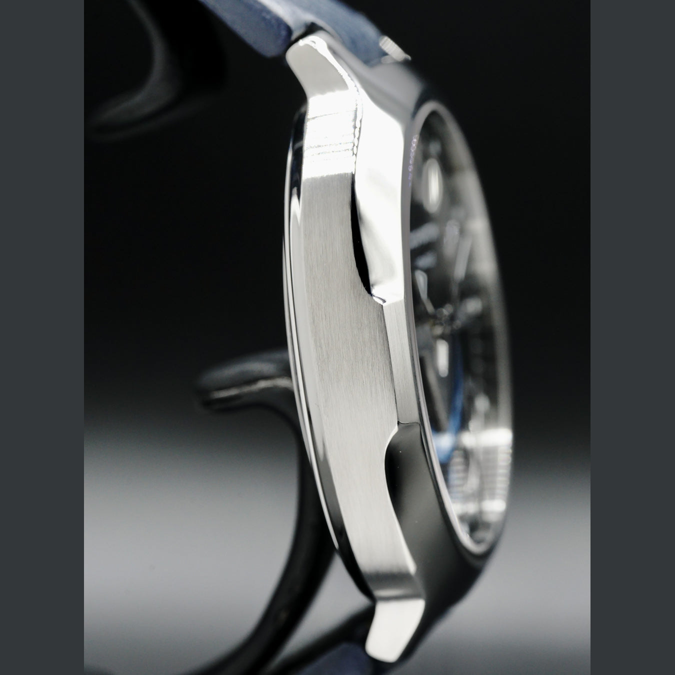Louis Vuitton Voyager GMT Q7D30