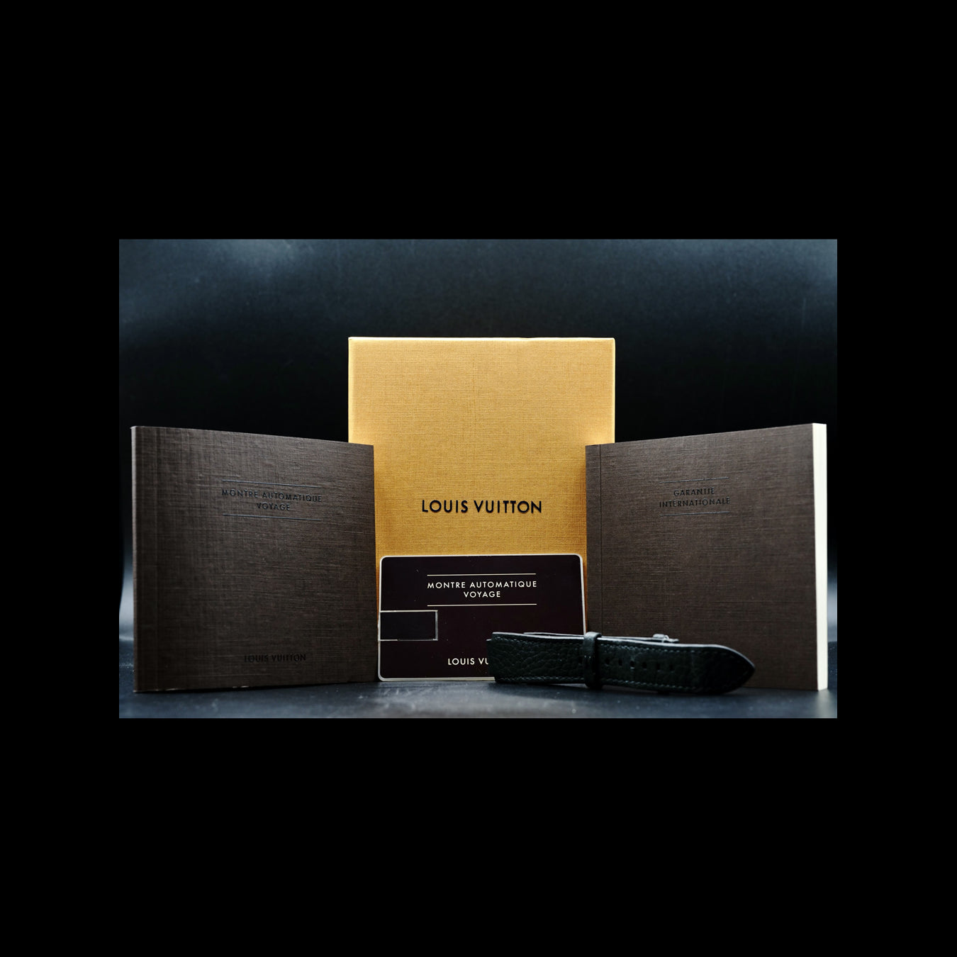 Louis Vuitton Voyager GMT Q7D30