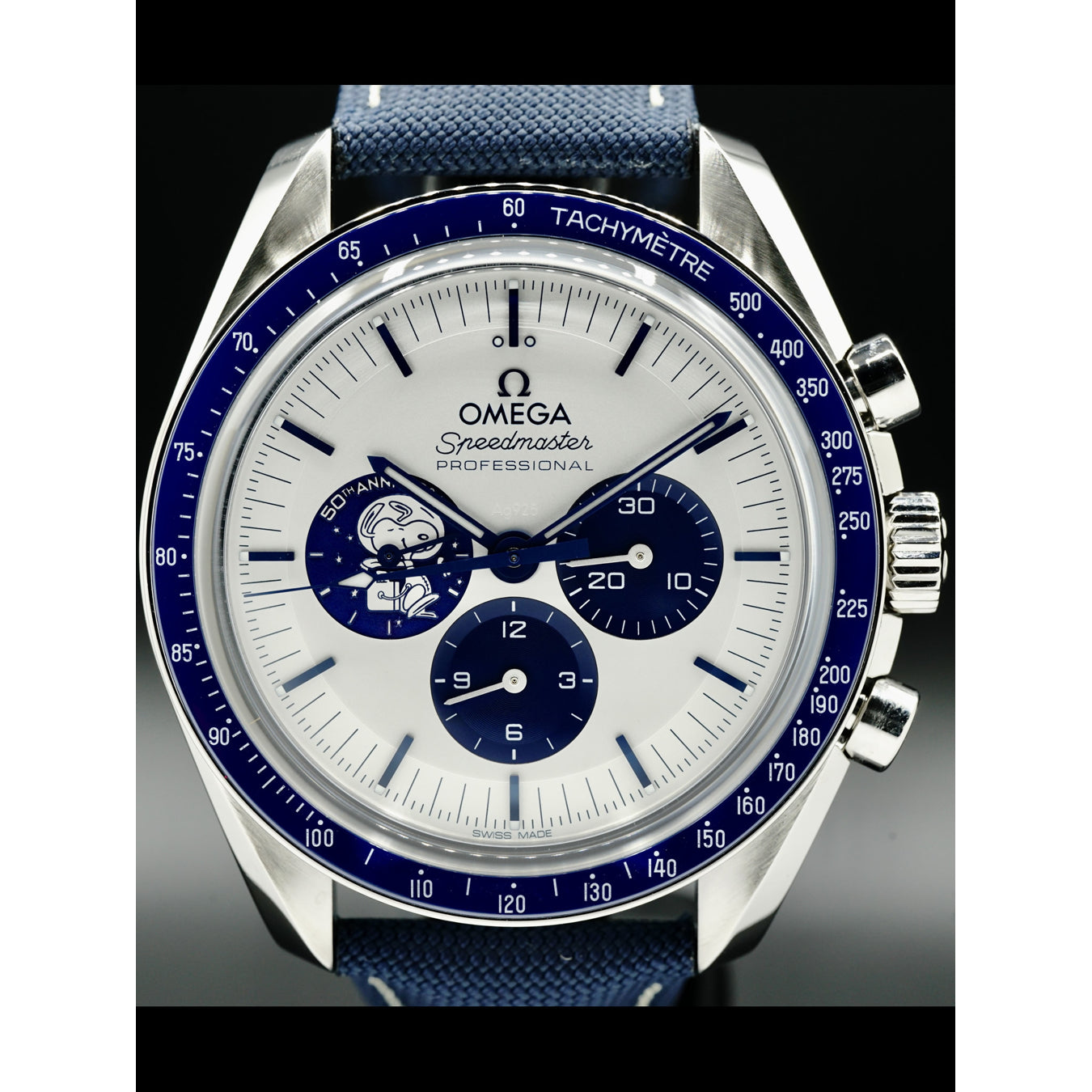 Omega Speedmaster Silver Snoopy Award 310.32.42.50.02.001