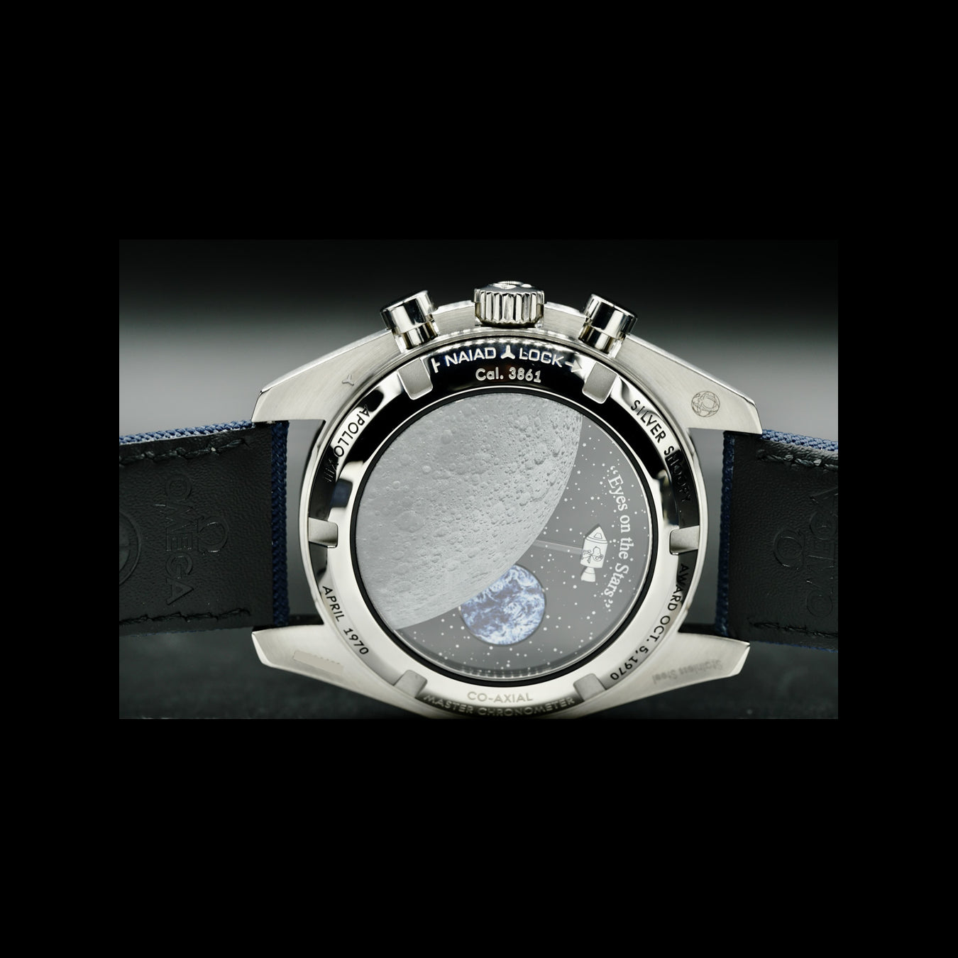 Omega Speedmaster Silver Snoopy Award 310.32.42.50.02.001