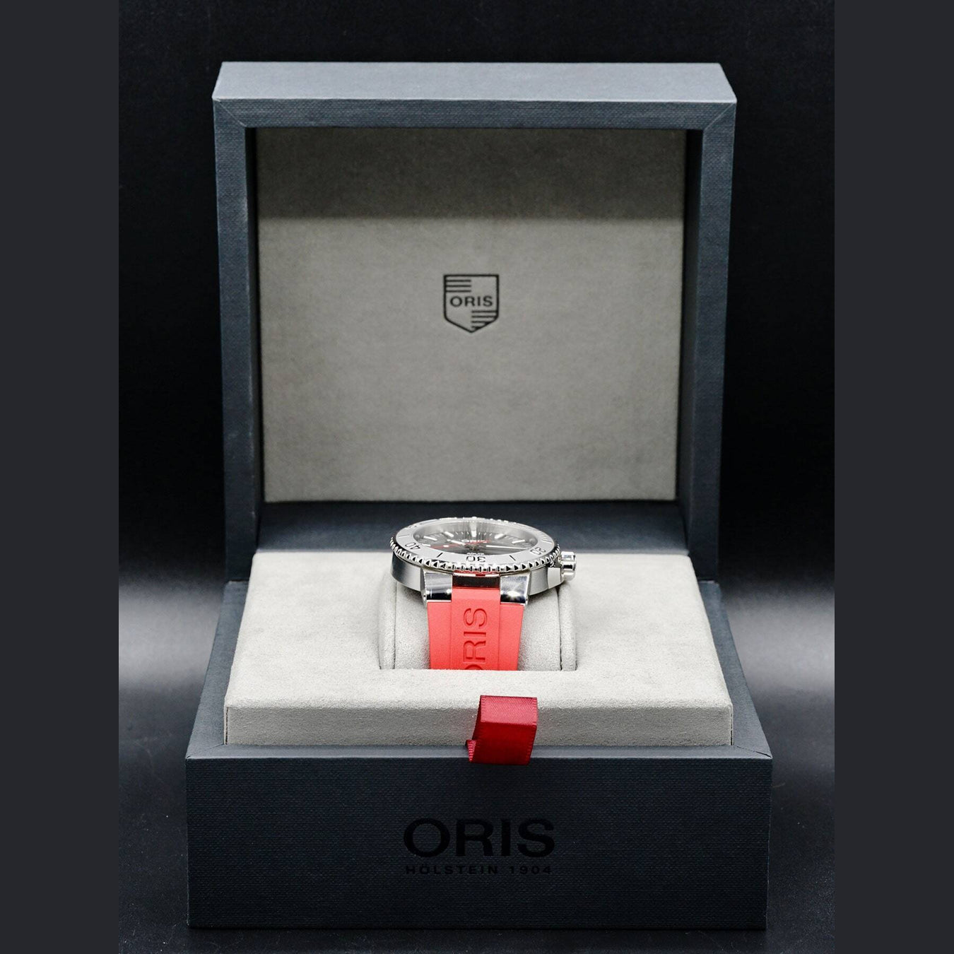 Oris Aquis Date Relief on Strap 01 733 7730 4153