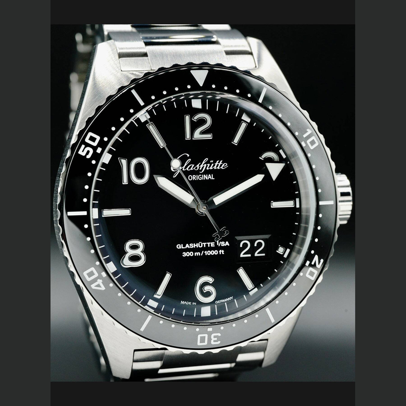 Glashütte Original SeaQ Panorama Date on Bracelet 1-36-13-01-80-70