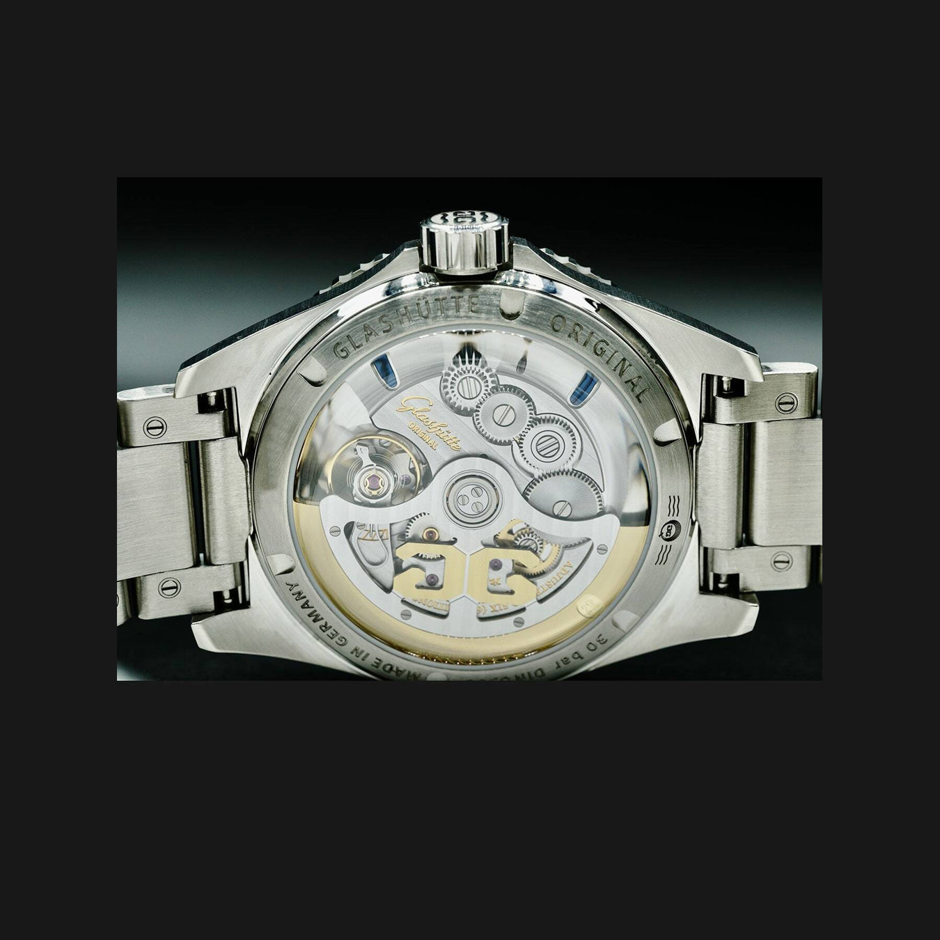 Glashütte Original SeaQ Panorama Date on Bracelet 1-36-13-01-80-70