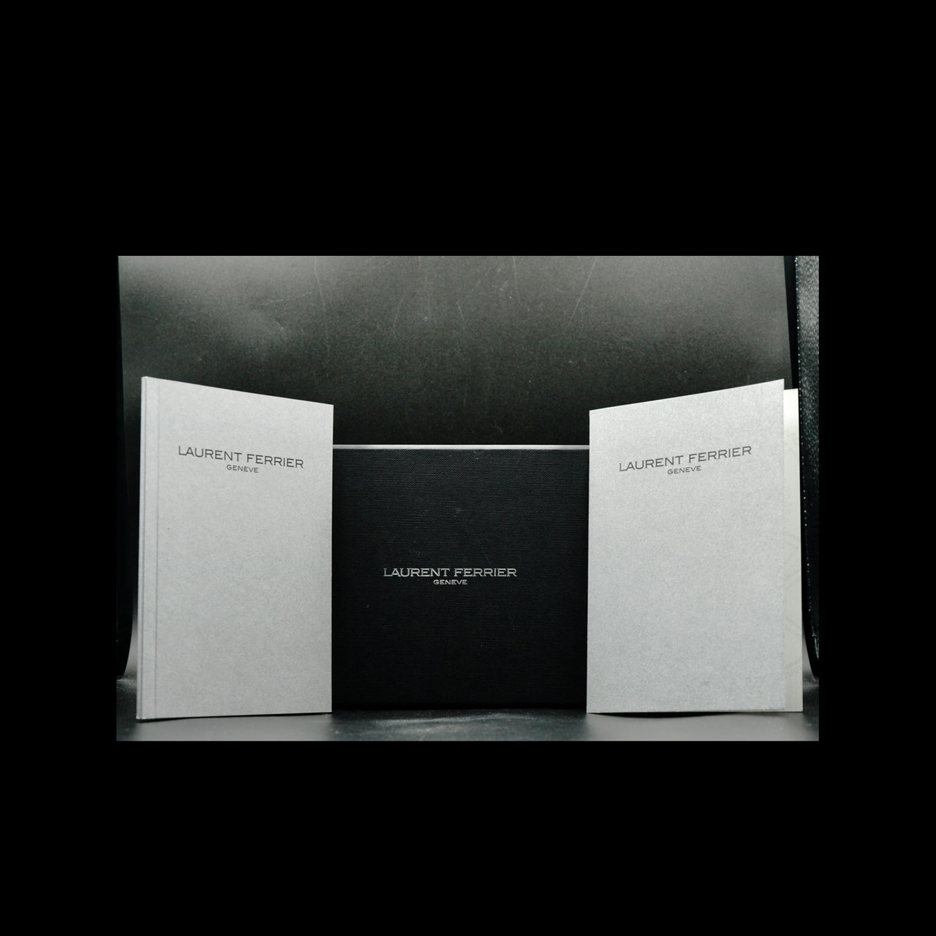 Laurent Ferrier Galet Traveller Opaline Black LCF007.AC.N1G