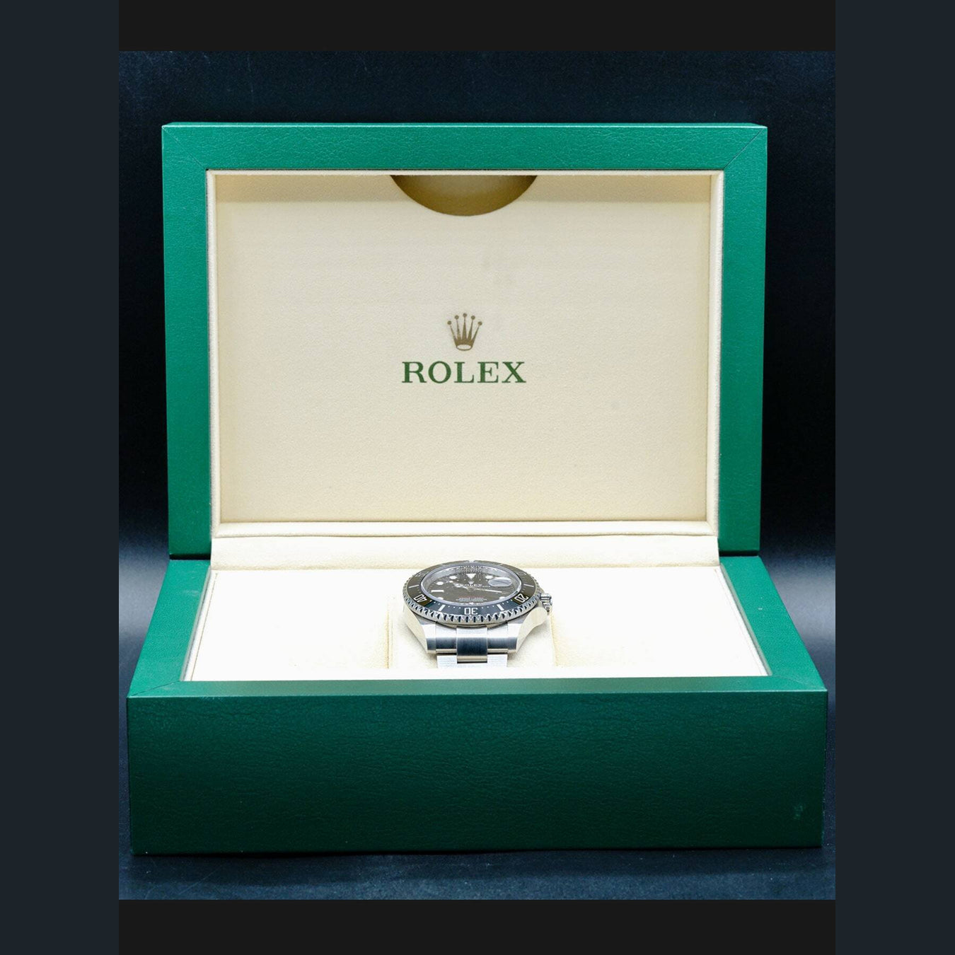 Rolex Oyster Perpetual Sea-Dweller M126600-001