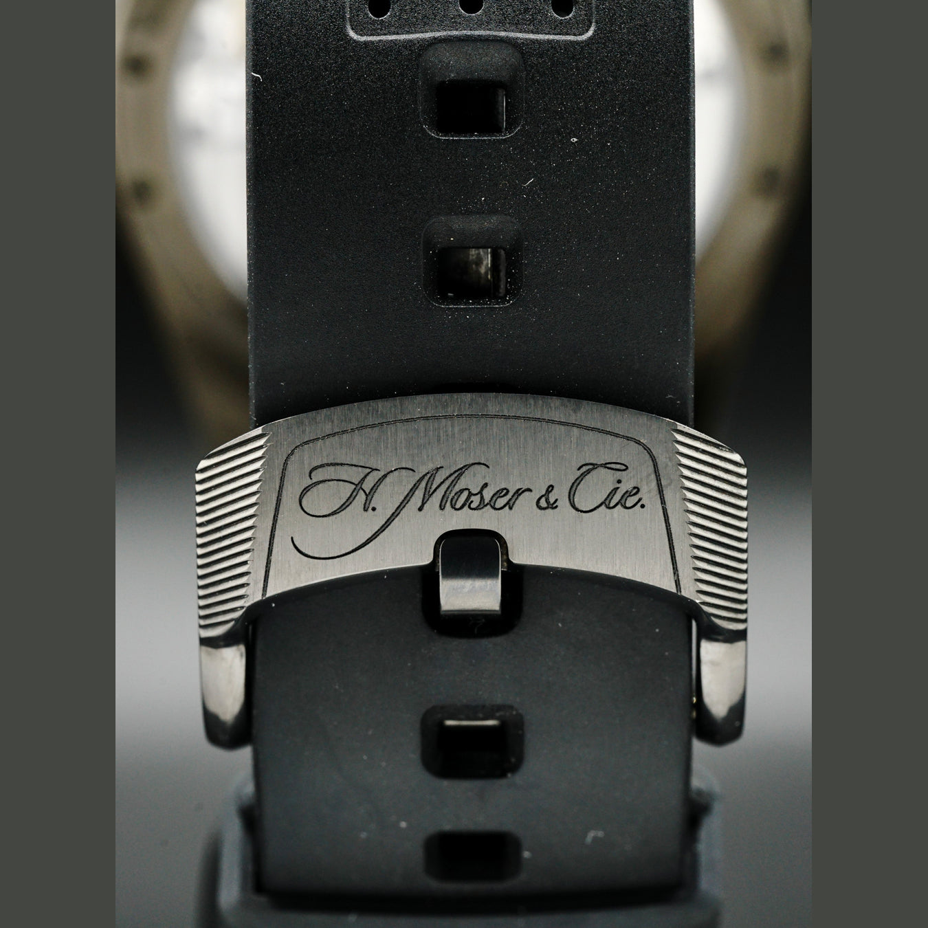 H. Moser & Cie. Pioneer Centre Seconds Funky Blue Black Edition 3200-1205