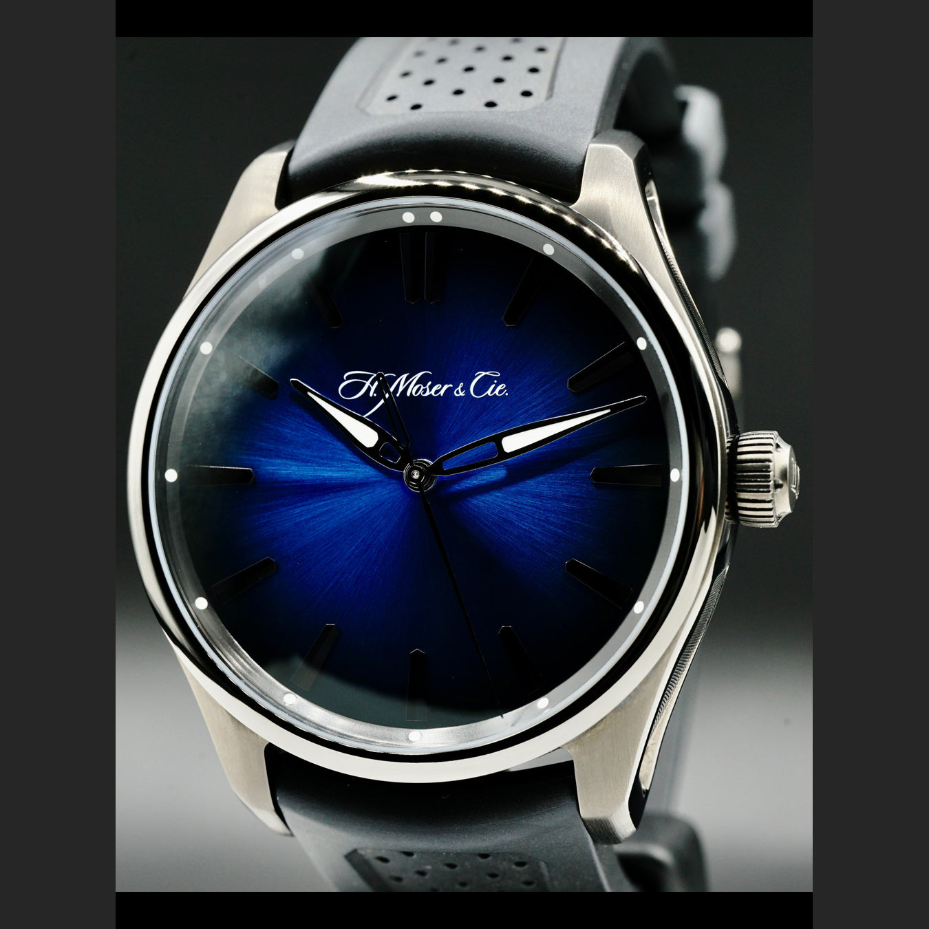 H. Moser & Cie. Pioneer Centre Seconds Funky Blue Black Edition 3200-1205