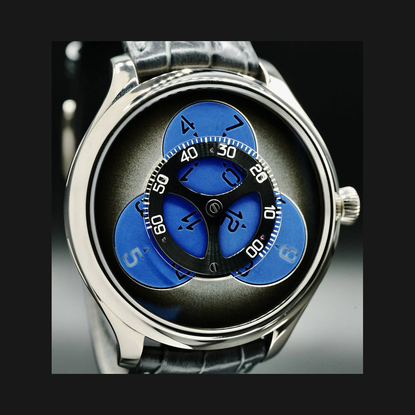 H. Moser & Cie. Endeavour Flying Hours 1806-0202
