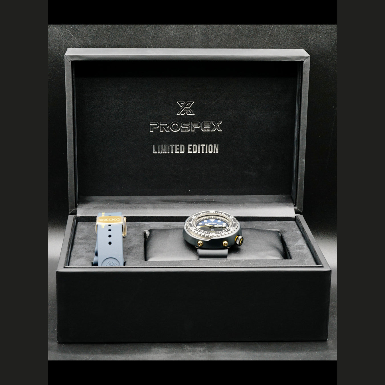 Seiko Prospex 1986 Quartz Diver's 35th Anniversary Limited Edition SBBN051