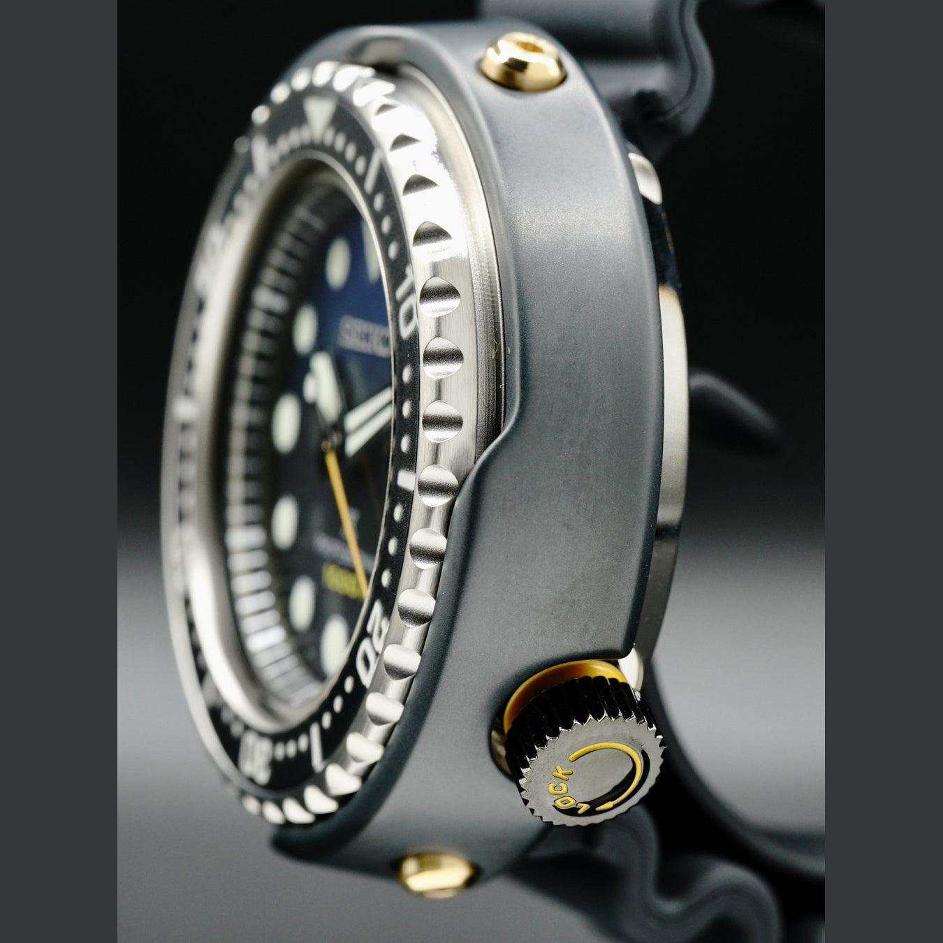 Seiko Prospex 1986 Quartz Diver's 35th Anniversary Limited Edition SBBN051