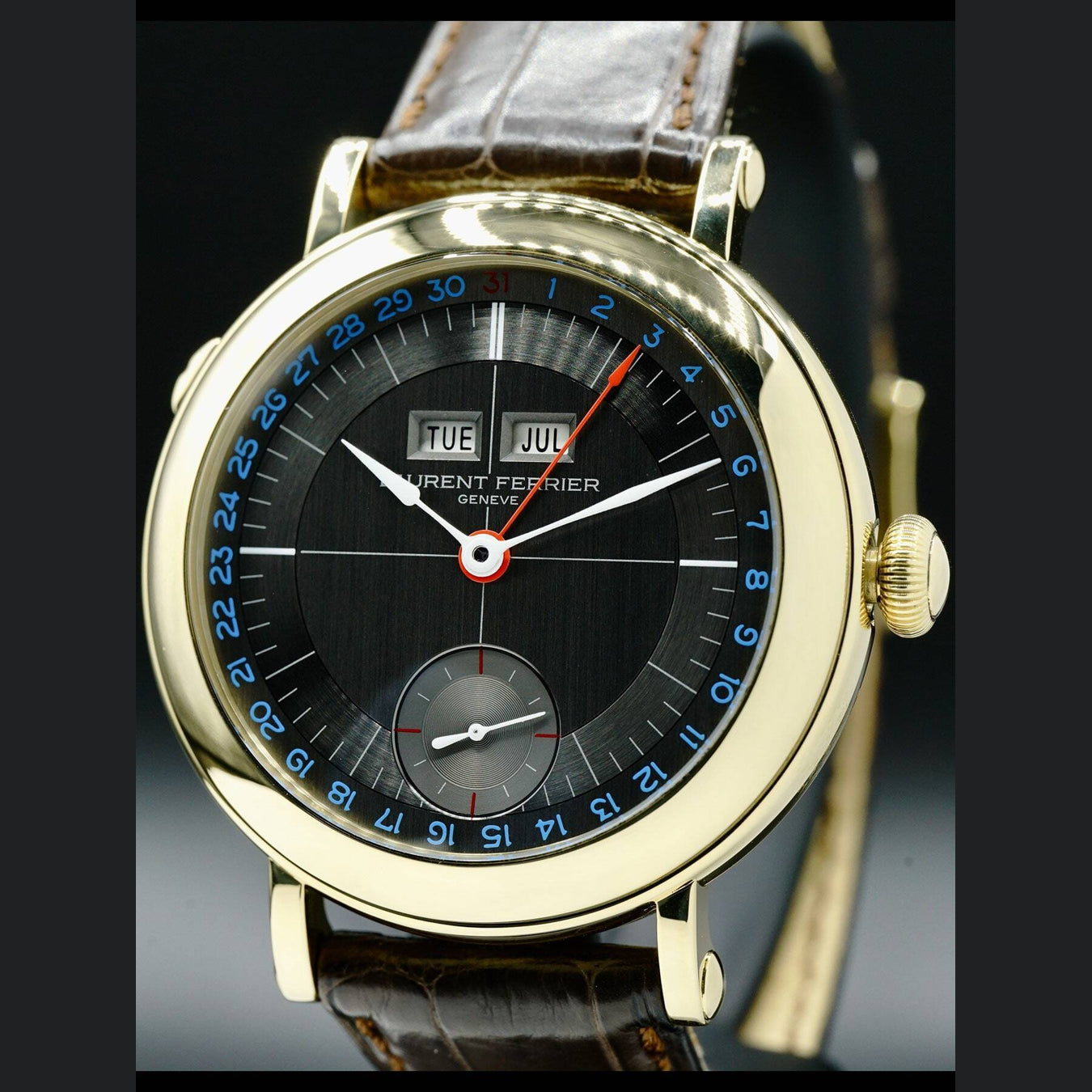 Laurent Ferrier École Annual Calendar Yellow Gold Grey Dial LCF025.J1.A2W