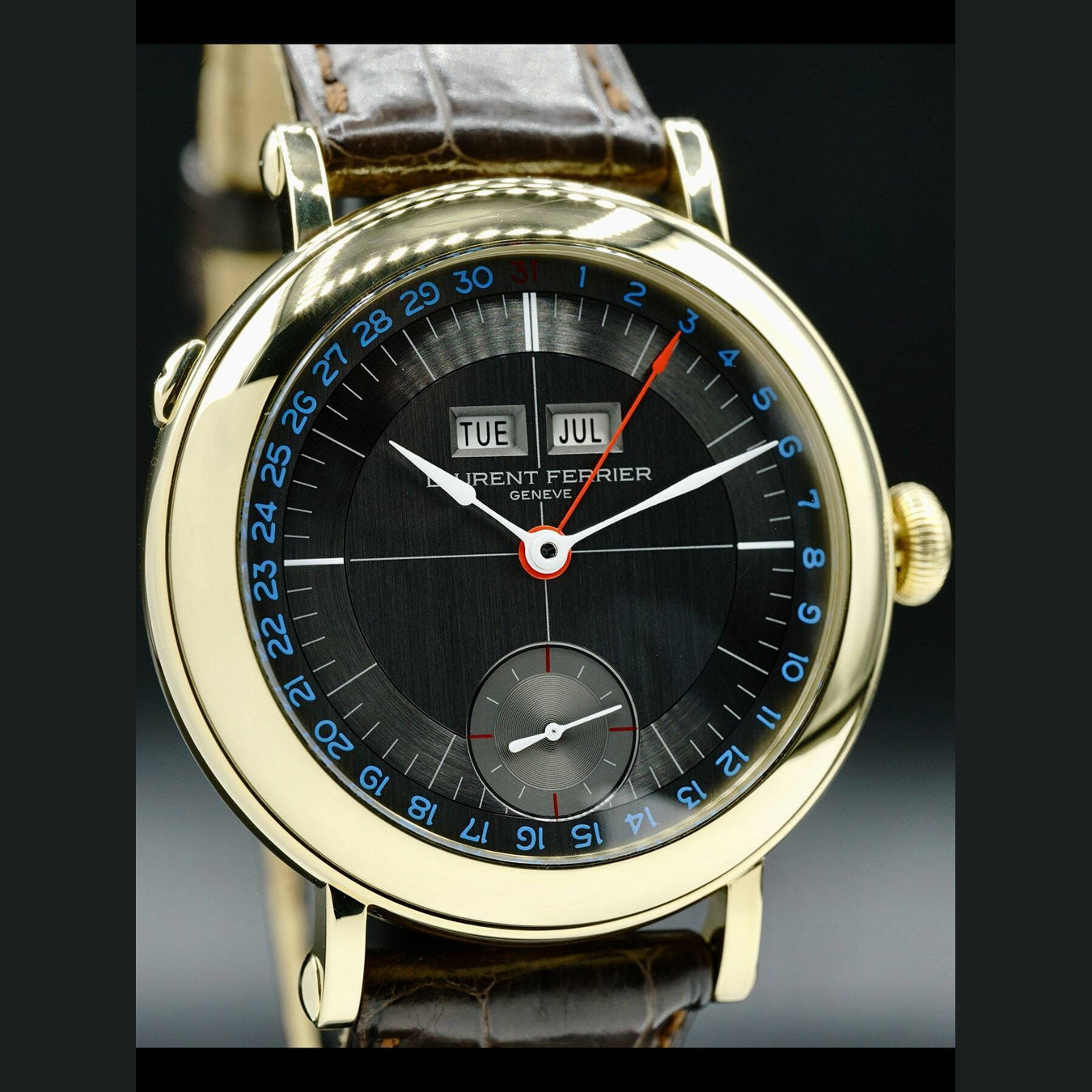 Laurent Ferrier École Annual Calendar Yellow Gold Grey Dial LCF025.J1.A2W