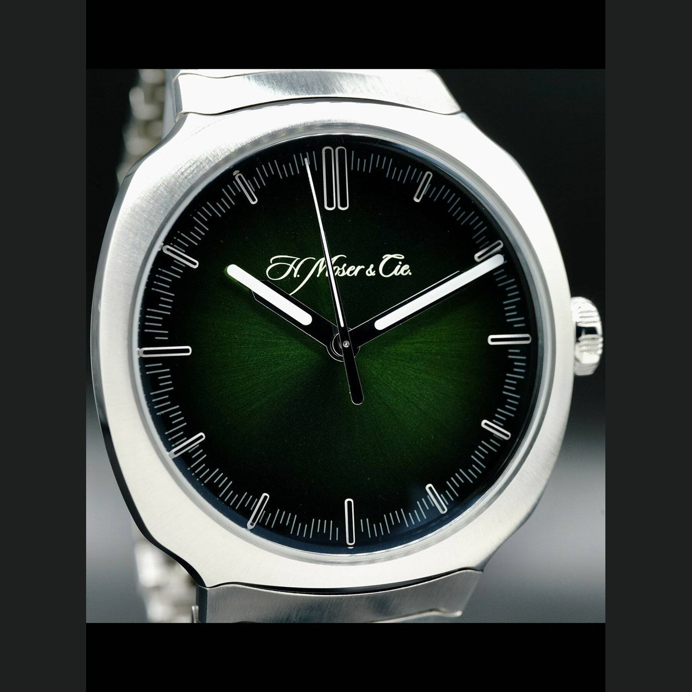 H. Moser & Cie. Streamliner 6200-1200