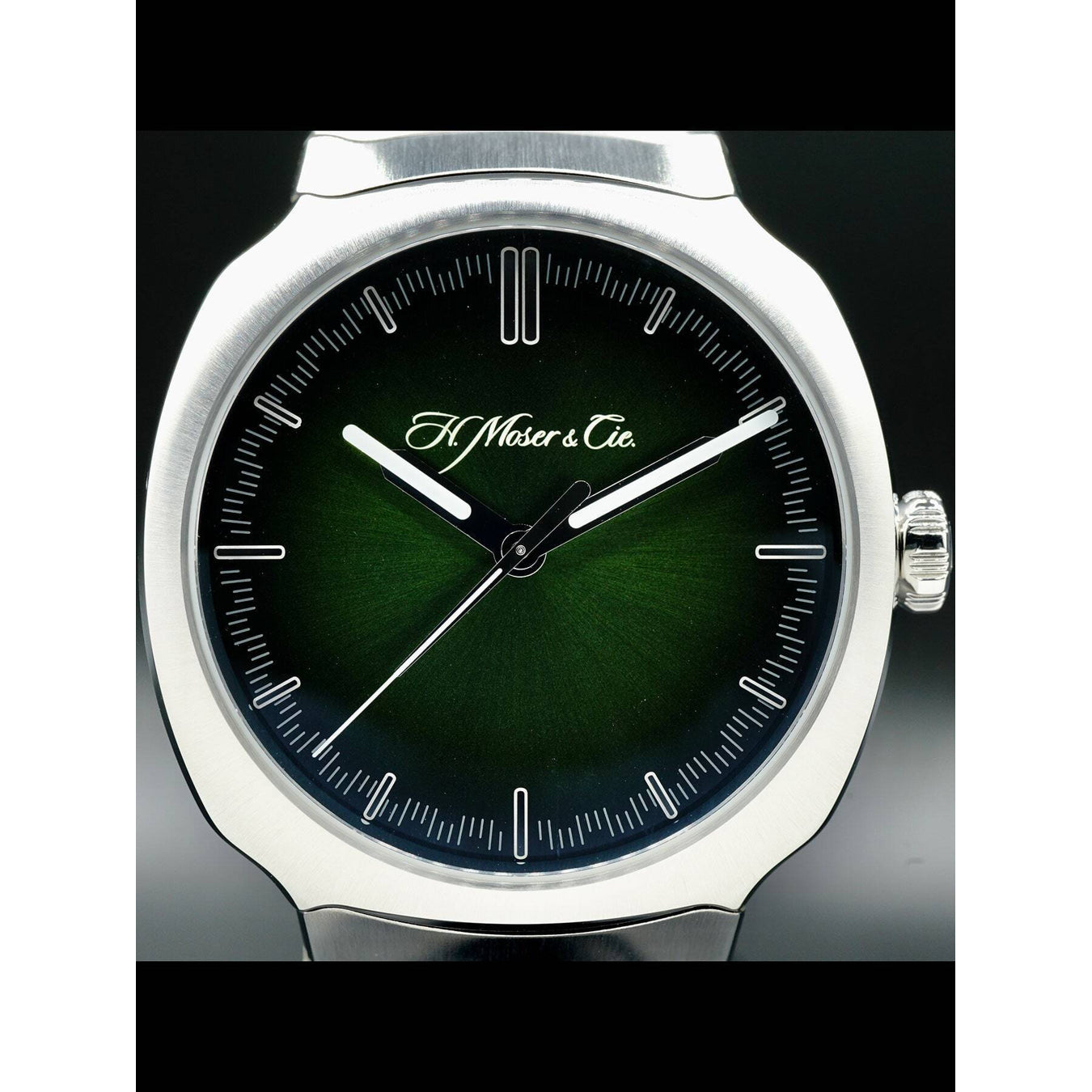 H. Moser & Cie. Streamliner 6200-1200