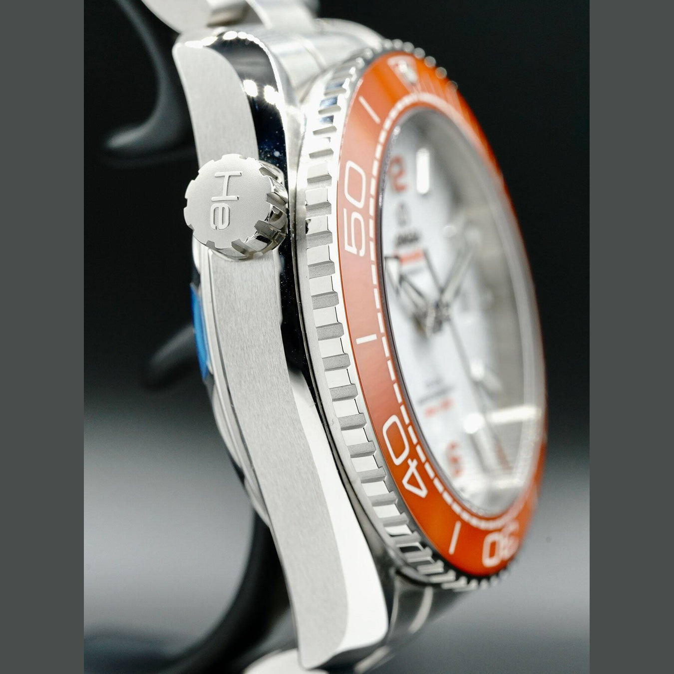 Omega Seamaster Planet Ocean 600M Master Chronometer Orange 215.30.44.21.04.001