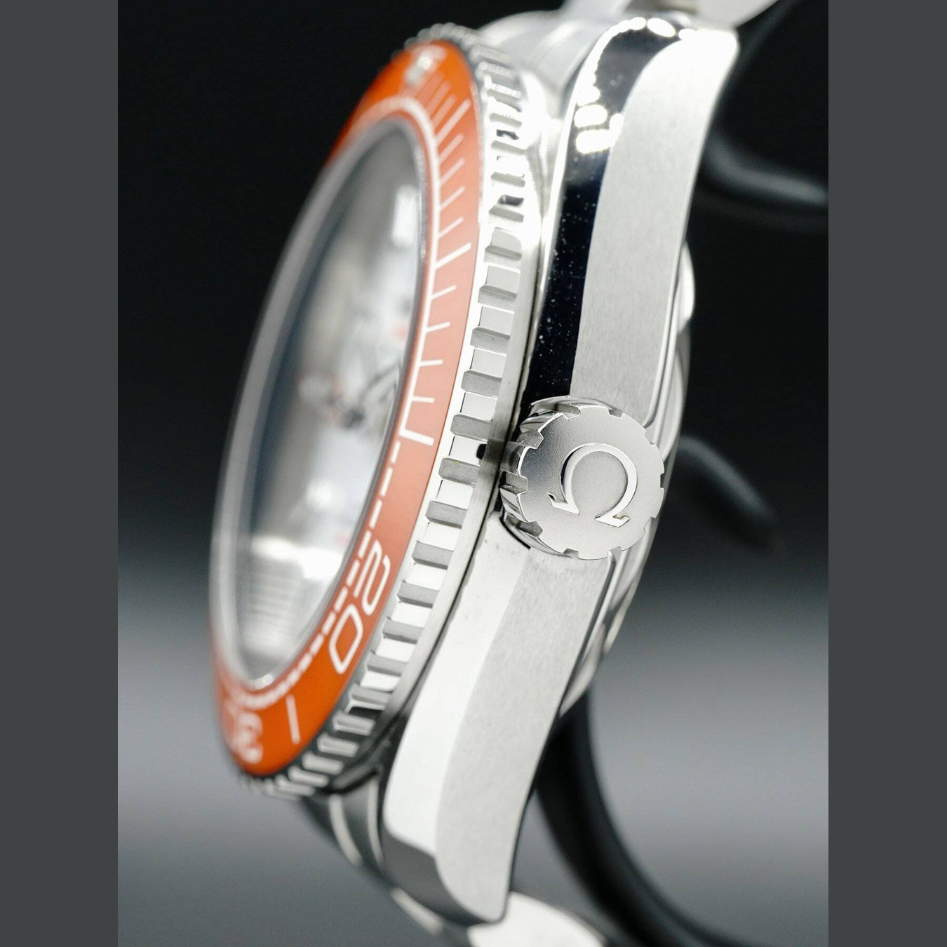 Omega Seamaster Planet Ocean 600M Master Chronometer Orange 215.30.44.21.04.001
