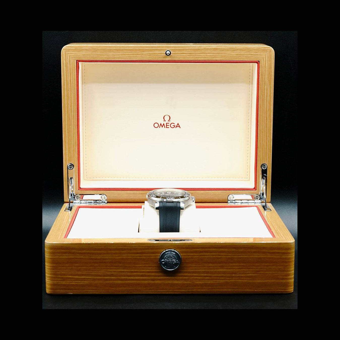 Omega Seamaster Diver 300M Co-Axial Master Chronometer Black Dial on Rubber Strap 210.32.42.20.01.001