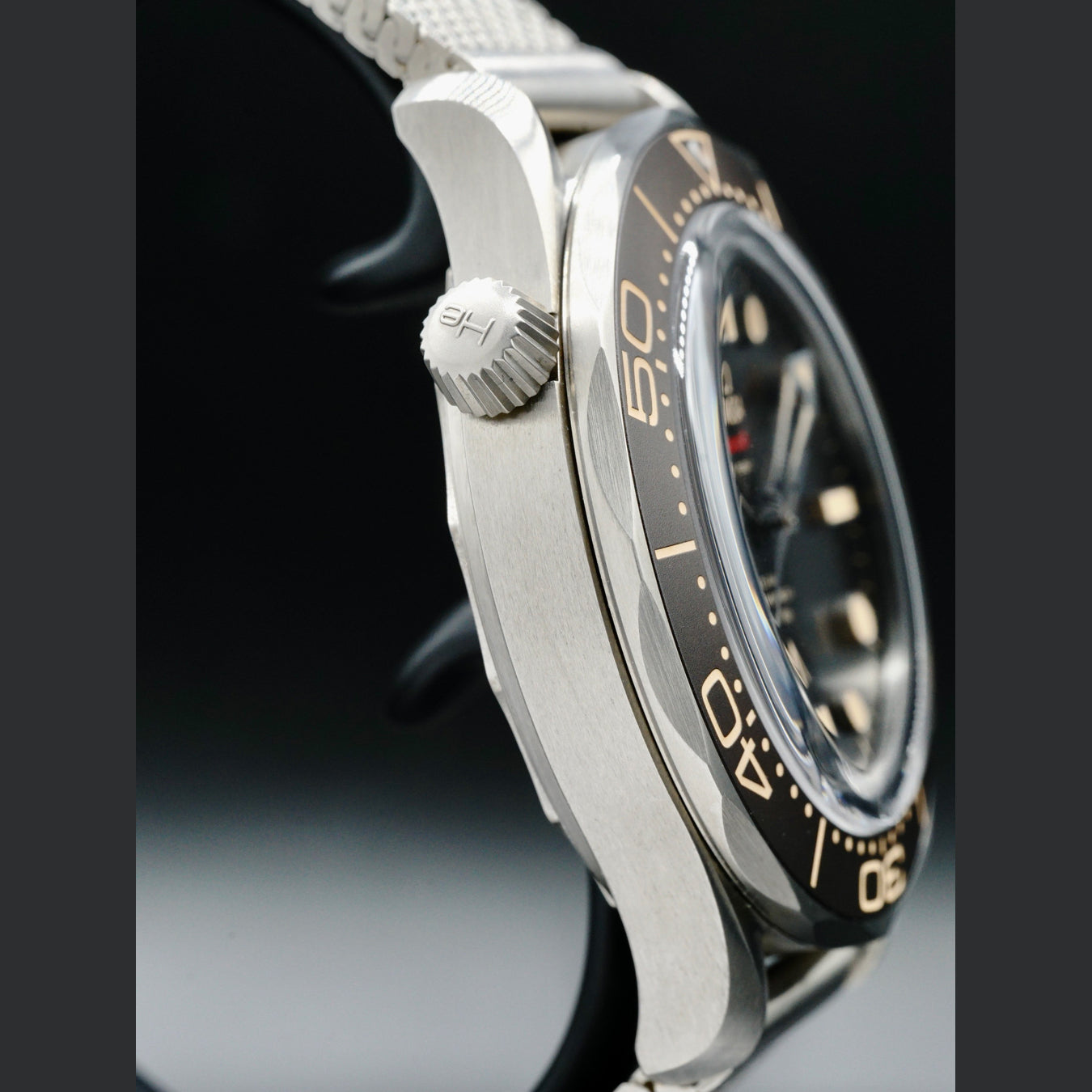 Omega Seamaster Diver 300 007 Edition 210.90.42.20.01.001