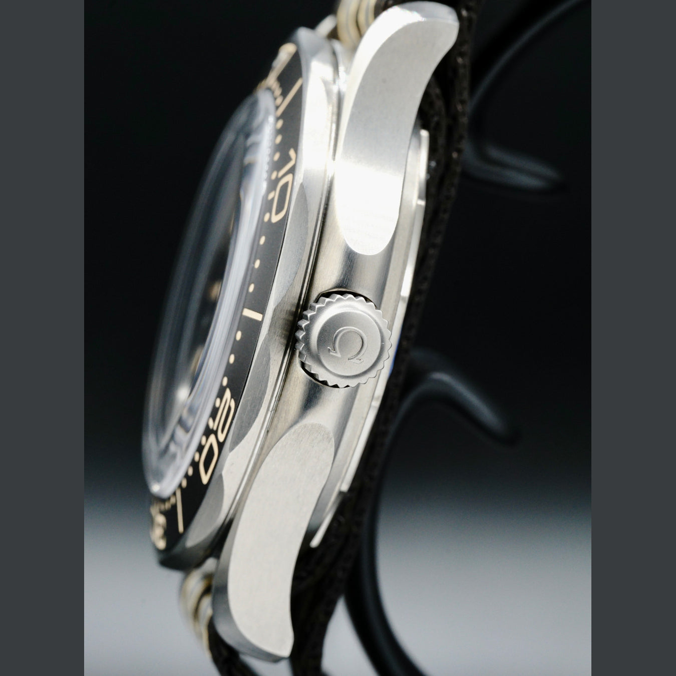 Omega Seamaster Diver 300 007 Edition on NATO Strap 210.92.42.20.01.001