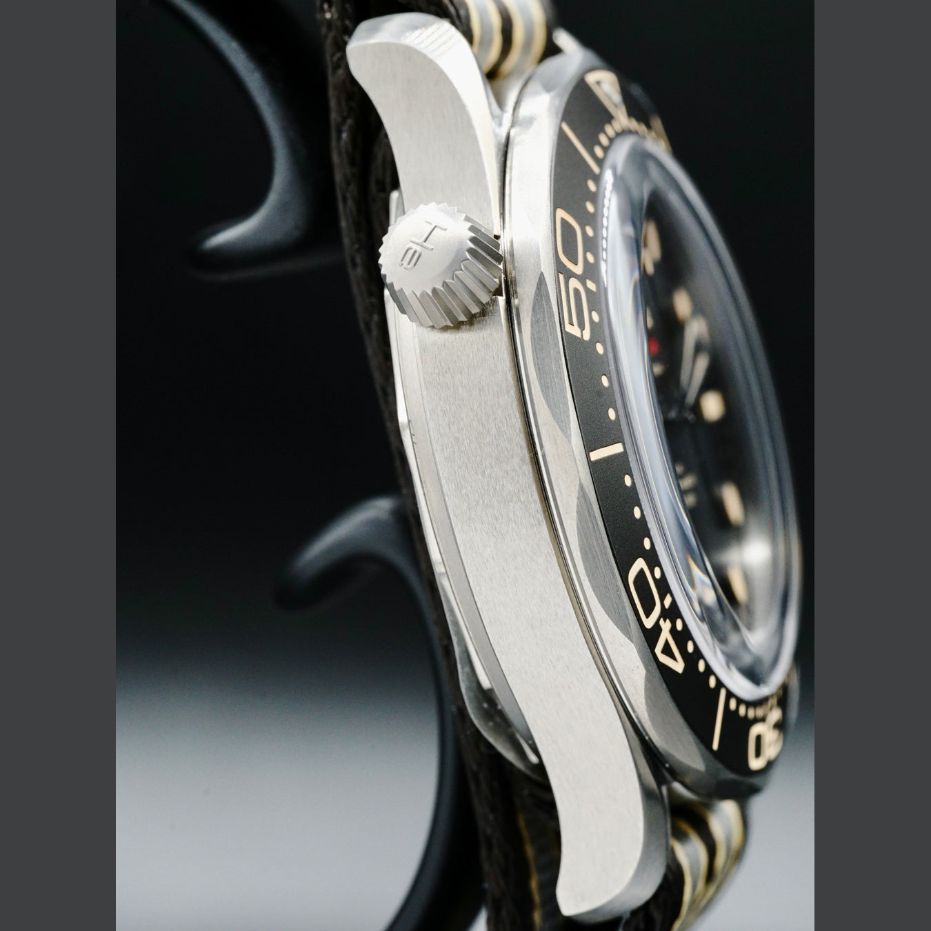Omega Seamaster Diver 300 007 Edition on NATO Strap 210.92.42.20.01.001