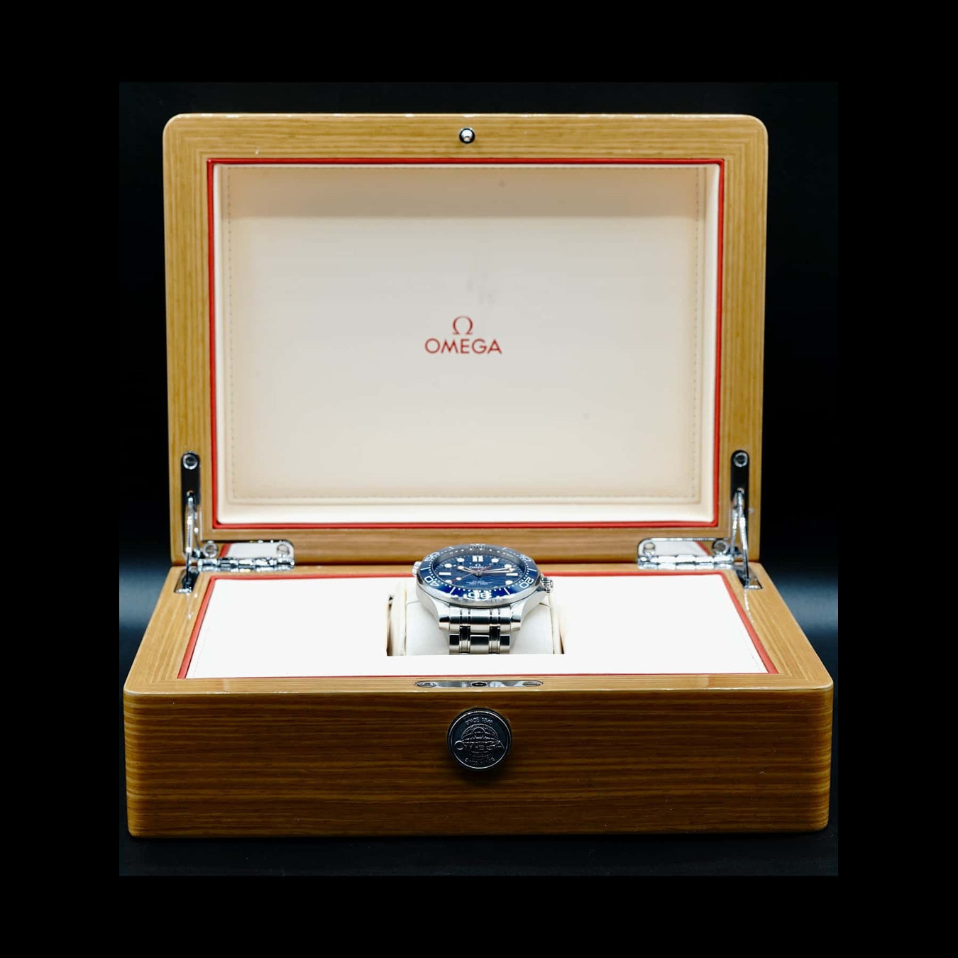 Omega Seamaster Diver 300M Co-Axial Master Chronometer on Bracelet 210.30.42.20.03.001