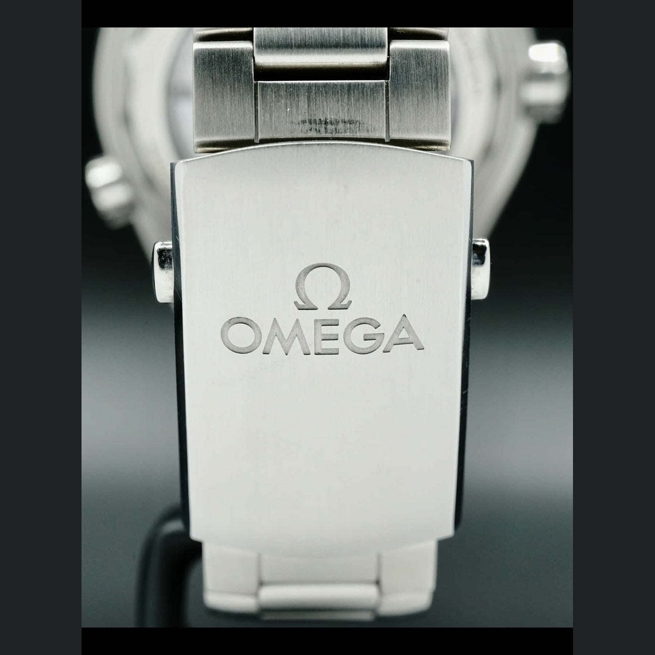 Omega Seamaster Planet Ocean 39.5mm 215.30.40.20.01.001