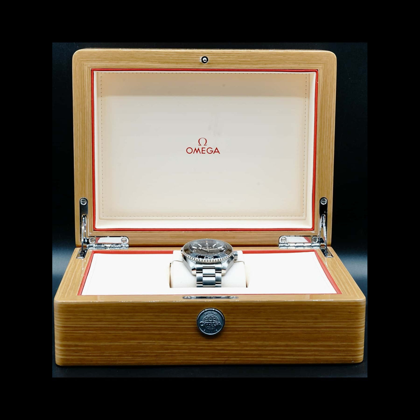 Omega Seamaster Planet Ocean 39.5mm 215.30.40.20.01.001