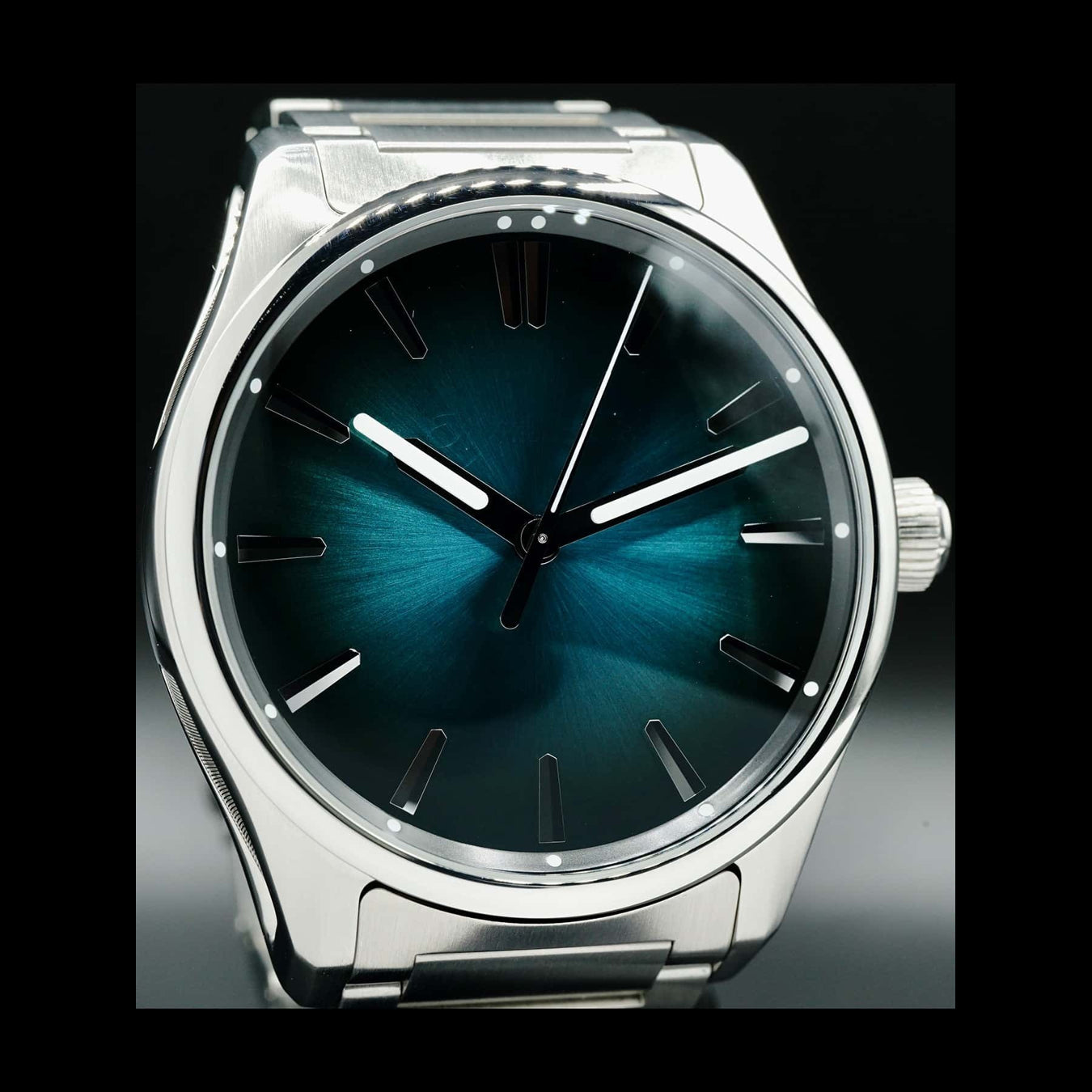 H. Moser & Cie. Pioneer Centre Seconds Mega Cool 3200-1214