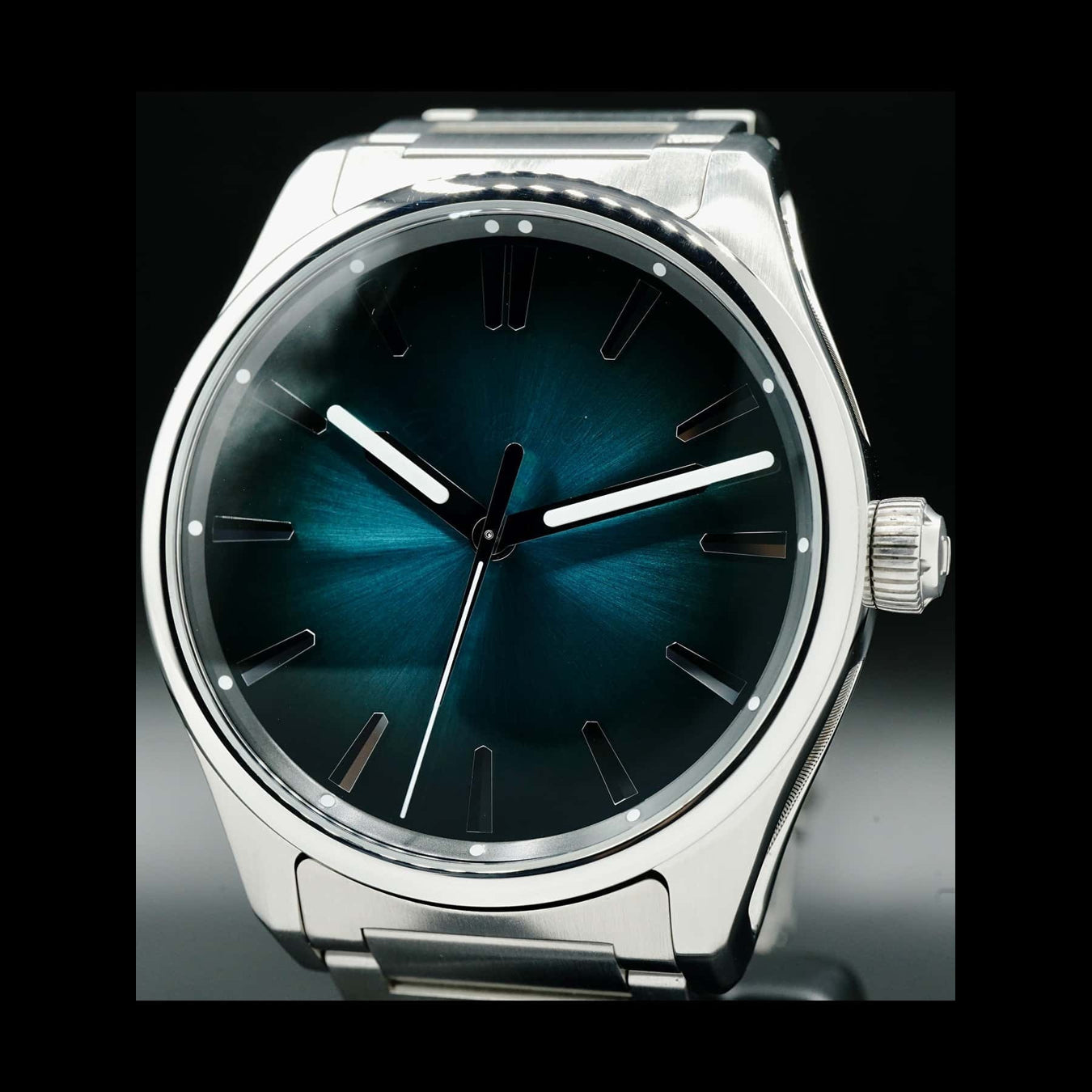 H. Moser & Cie. Pioneer Centre Seconds Mega Cool 3200-1214