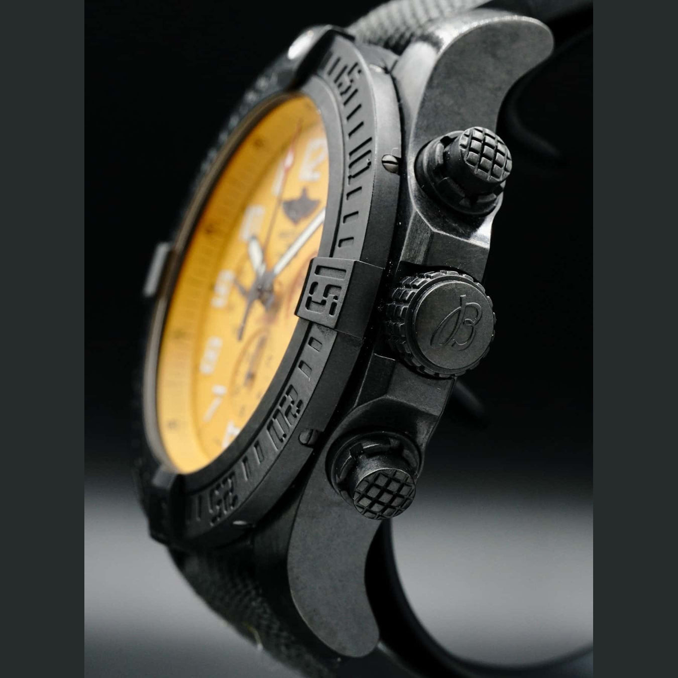Breitling Avenger Hurricane 12H XB0170E4/I533