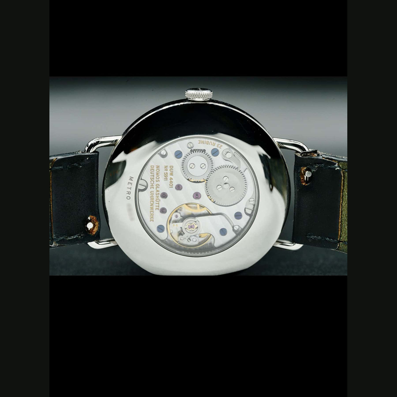 NOMOS Glashütte Metro Datum Gangreserve