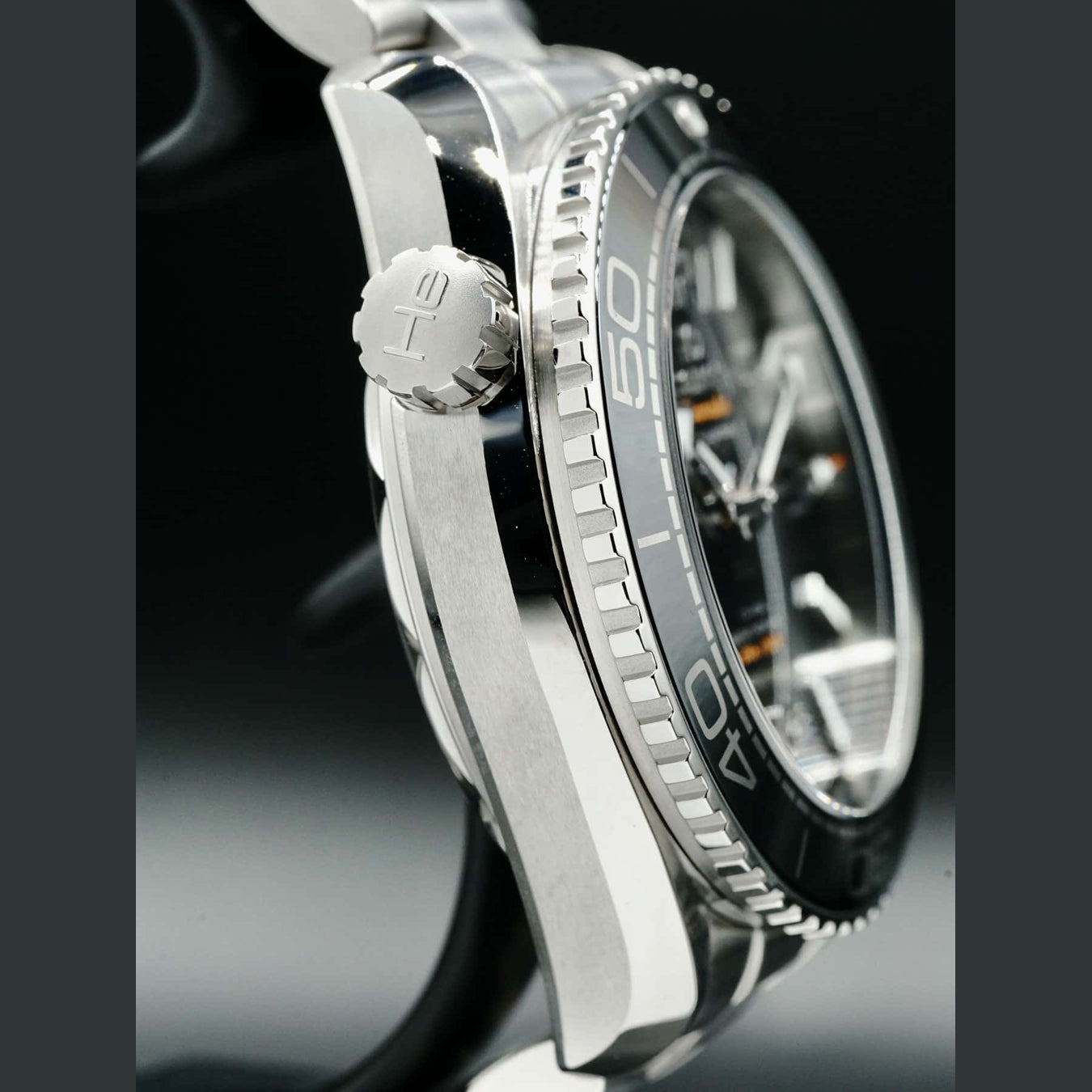Omega Seamaster Planet Ocean 600M 215.30.44.21.01.001