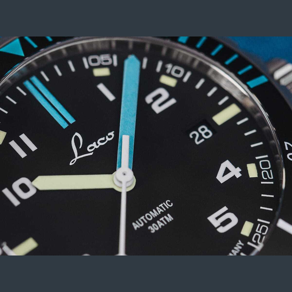 Laco Squad Atlantik 39 on Bracelet