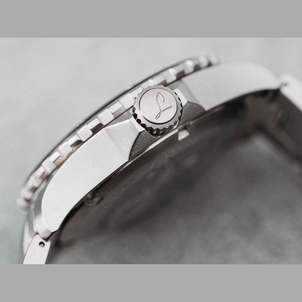 Laco Squad Mojave 39 on Bracelet