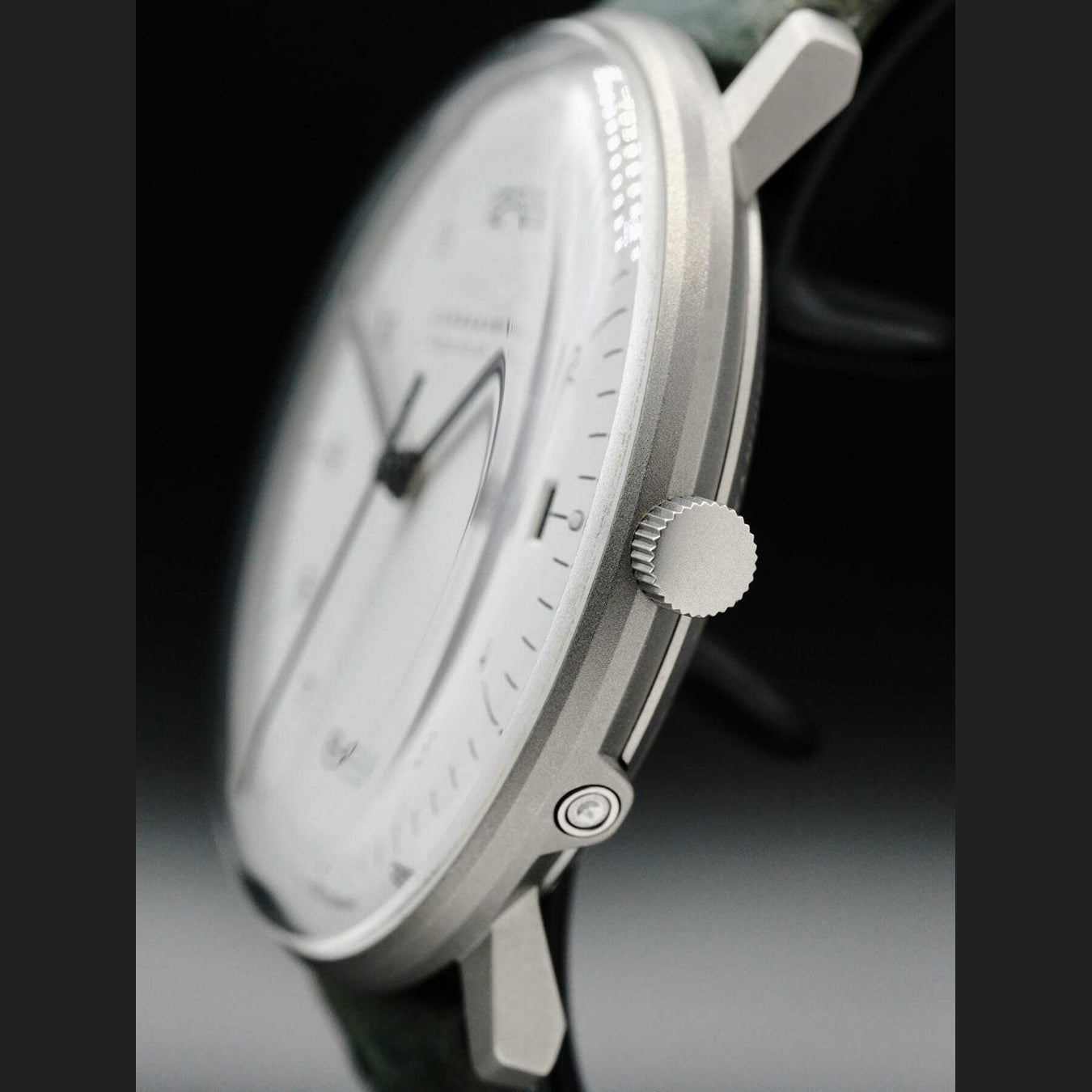 Junghans Max Bill Mega Solar 059/2023.04
