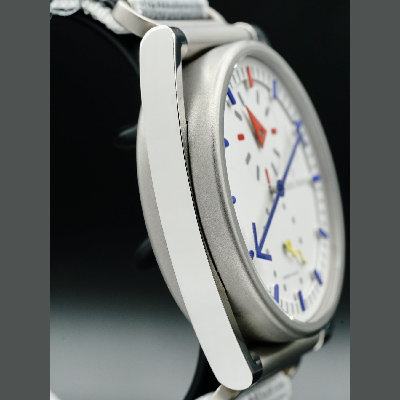 Le Regulateur Blanc Louis Erard x Alain Silberstein 85358TT01.BTT83