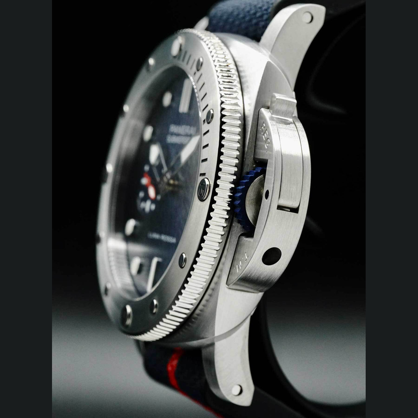 Panerai Submersible QuarantaQuattro Luna Rossa PAM01391