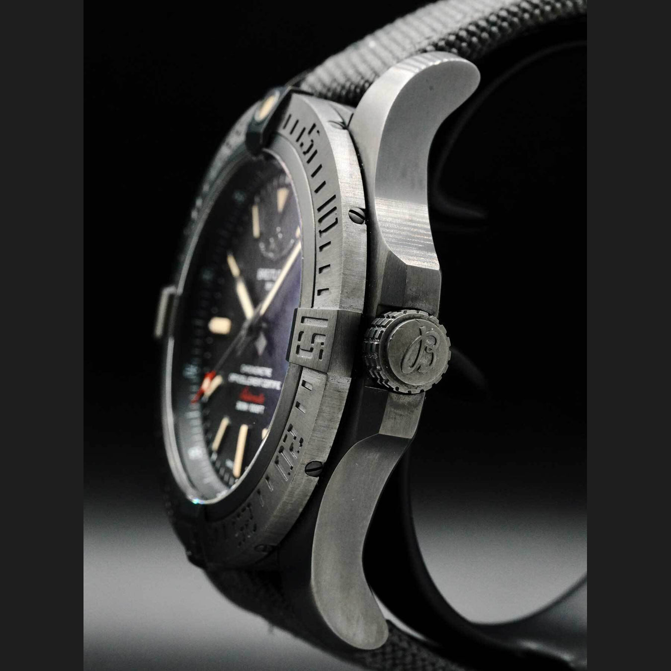 Breitling Avenger Blackbird v17310