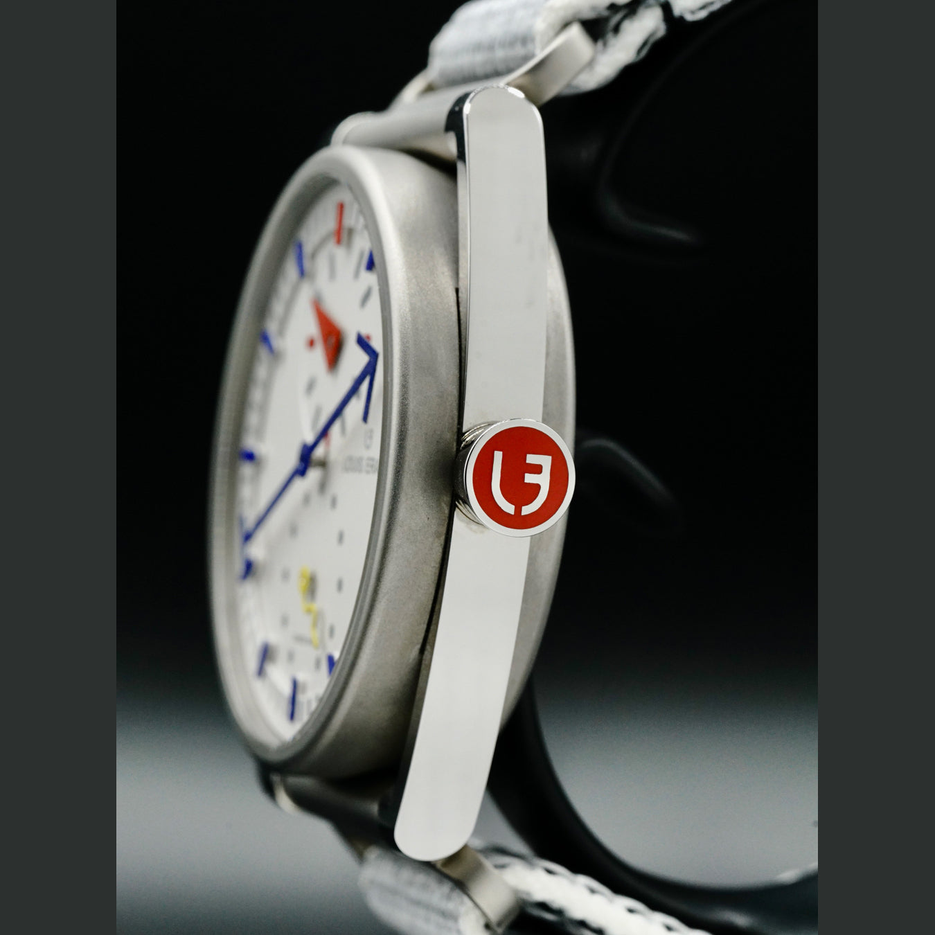 Louis Erard Le Regulateur Blanc Louis Erard x Alain Silberstein 85358TT01.BTT83