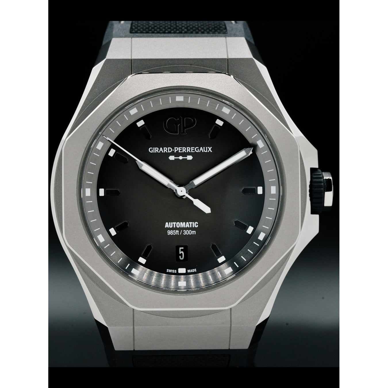 Girard Perragaux Laureato Titanium 81070-21-001-FB6A