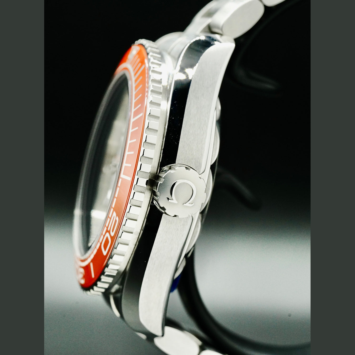 Omega Seamaster Planet Ocean 600M Master Chronometer Orange 215.30.44.21.04.001