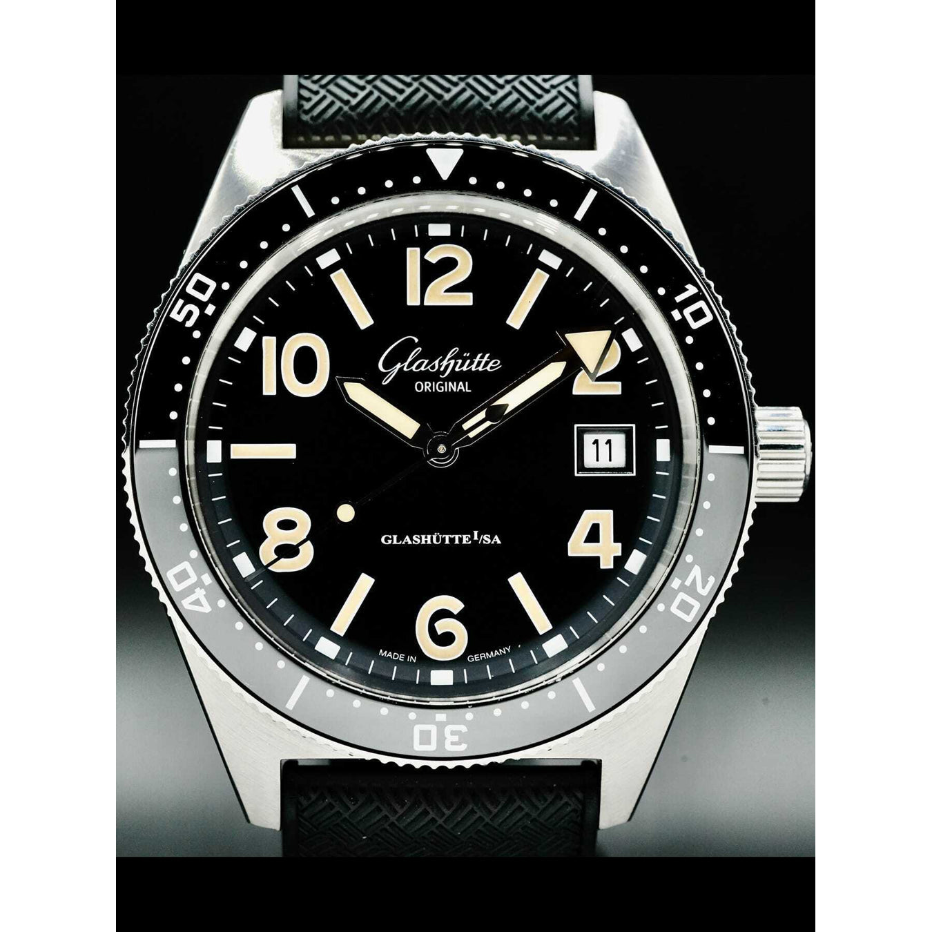Glashütte Original SeaQ 1969 on Rubber Strap 1-39-11-06-80-33