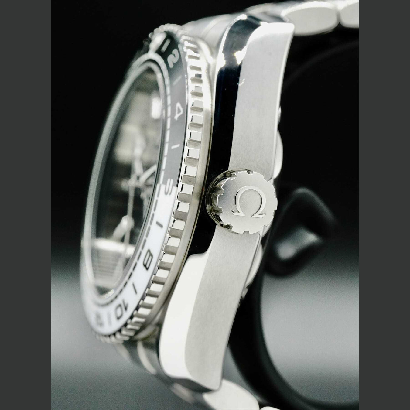 Omega Planet Ocean 600M Co-Axial Master Chronometer GMT 43.5mm on Bracelet 215.30.44.22.01.001